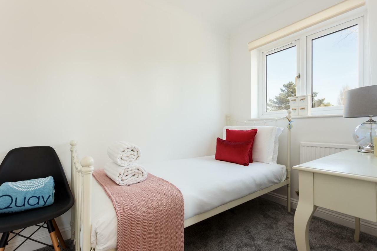 Vila Fantasea Poole Exteriér fotografie